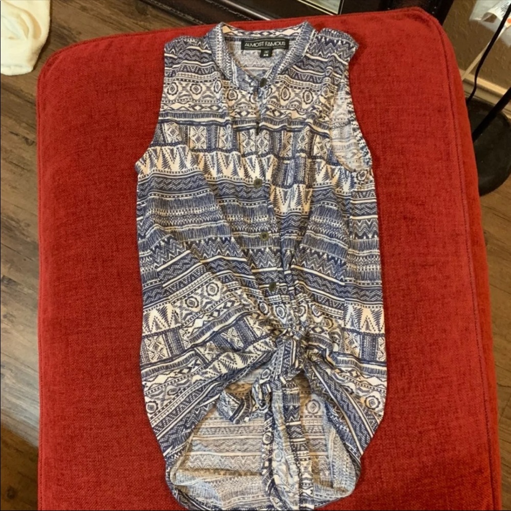 Sleeveless Aztec print top